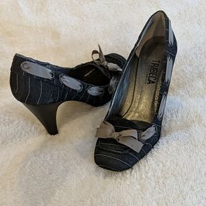 Tribeca Squarw Toe Gray w Ribbon Heels - sz 9